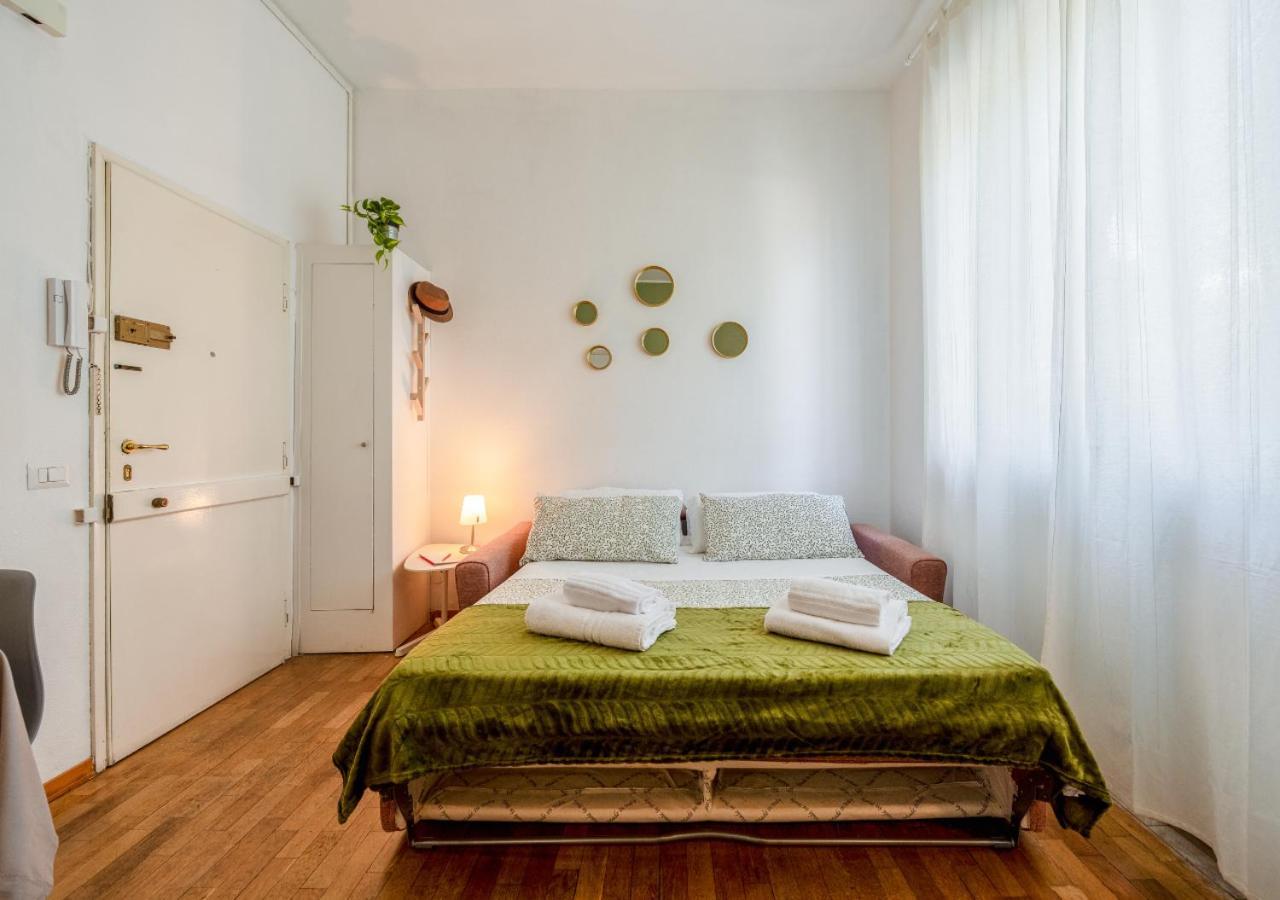 Milanese Elegance - 15 Minutes Duomo Apartment Exterior photo