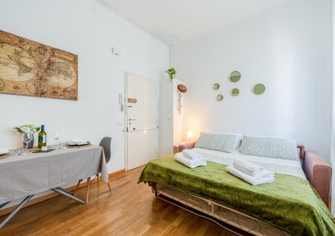 Milanese Elegance - 15 Minutes Duomo Apartment Exterior photo