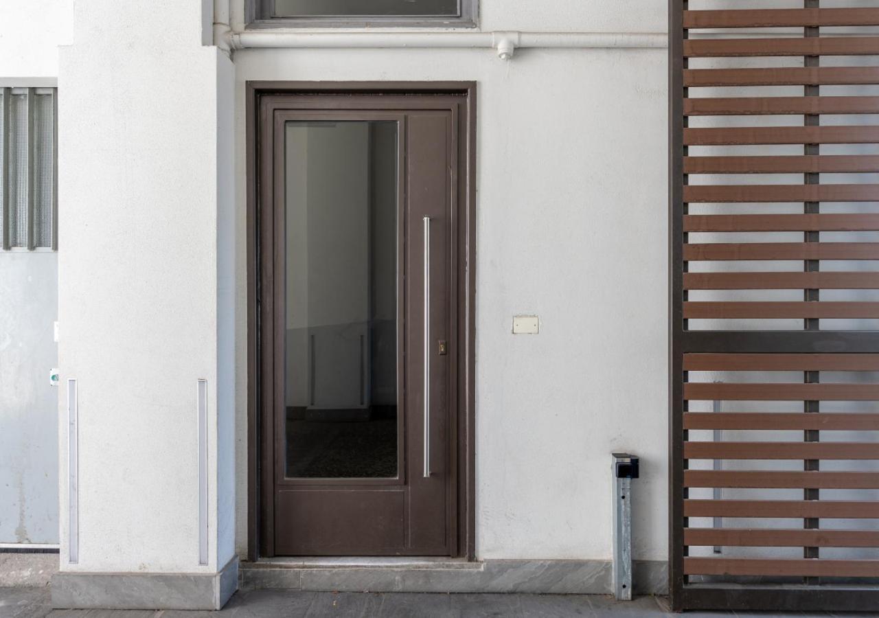 Milanese Elegance - 15 Minutes Duomo Apartment Exterior photo